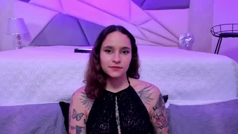 Snapshot of annythomsonn chatting on January 25, 12:17 am AnnyT online show from January 25, 12:17 am