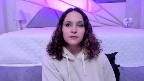 Snapshot of annythomsonn chatting on January 30, 12:07 am AnnyT online show from January 30, 12:07 am