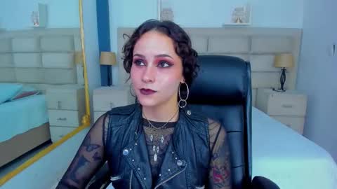 Snapshot of annythomsonn chatting on October 10, 10:09 pm AnnyT online show from October 10, 10:09 pm