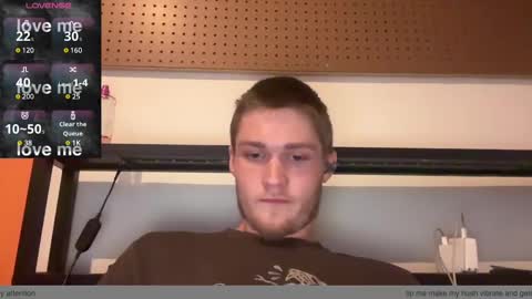 Snapshot of anomalies_ig chatting on December 17, 10:00 pm anomalies_ig online show from December 17, 10:00 pm