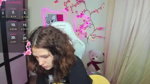 Snapshot of anora_millerr chatting on November 26, 9:10 am Anora online show from November 26, 9:10 am