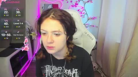 Snapshot of anora_millerr chatting on November 27, 8:38 am Anora online show from November 27, 8:38 am