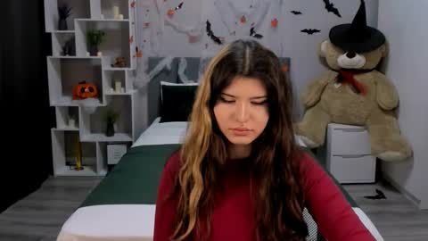 Anora online show from November 1, 1:13 pm