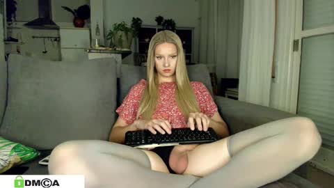 Snapshot of anorsel chatting on February 23, 11:00 am Sexy Ladybug online show from February 23, 11:00 am