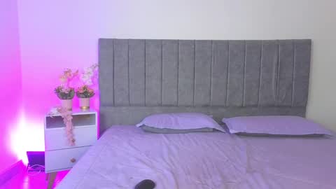 Snapshot of antonella01_cf chatting on October 6, 9:12 pm antonella online show from October 6, 9:12 pm