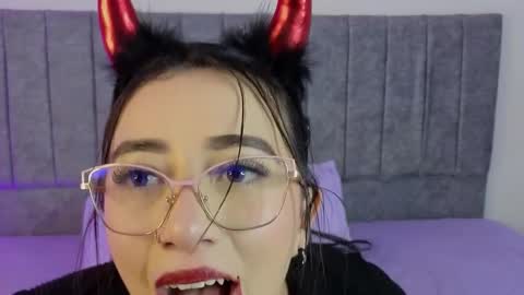 Snapshot of antonella01_cf chatting on October 21, 7:47 pm antonella online show from October 21, 7:47 pm