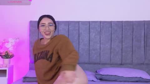 Snapshot of antonella01_cf chatting on October 25, 7:52 pm antonella online show from October 25, 7:52 pm