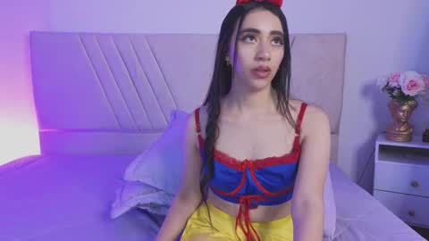 Snapshot of antonella01_cf chatting on October 31, 11:17 pm antonella online show from October 31, 11:17 pm