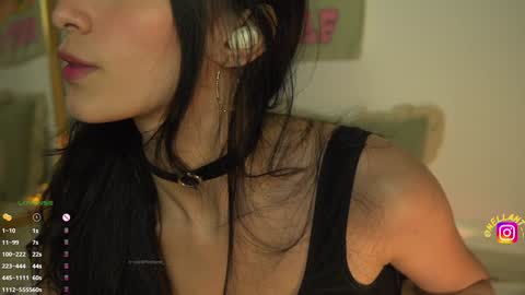 Nell. online show from December 24, 4:33 am