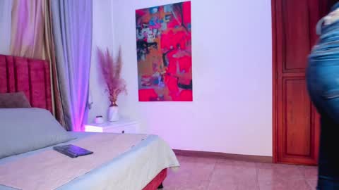 AntonellaHall  online show from December 7, 12:35 pm