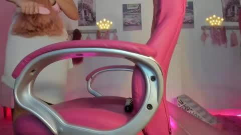 ANTONELLA online show from February 7, 1:01 pm