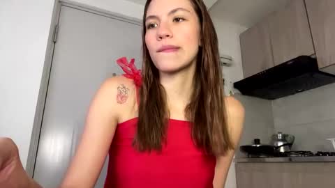 Snapshot of antonellarossii_ chatting on December 4, 1:09 pm Antonella online show from December 4, 1:09 pm