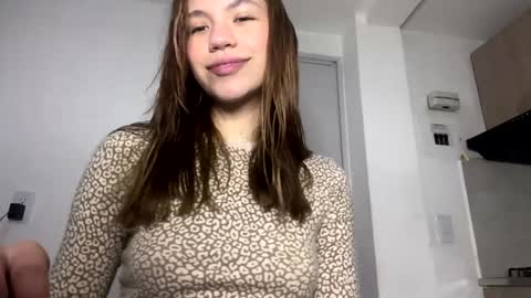 Snapshot of antonellarossii_ chatting on December 12, 11:07 am Antonella online show from December 12, 11:07 am