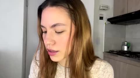 Snapshot of antonellarossii_ chatting on February 10, 1:01 pm Antonella online show from February 10, 1:01 pm