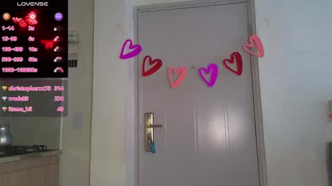 Snapshot of antonellarossii_ chatting on February 14, 5:25 pm Antonella online show from February 14, 5:25 pm