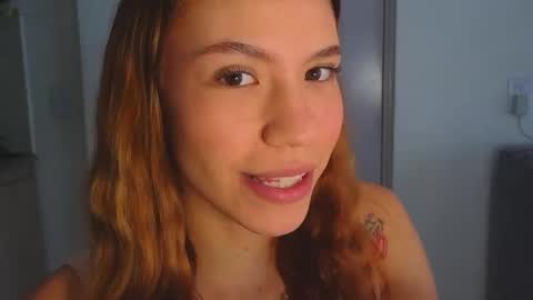 Snapshot of antonellarossii_ chatting on February 26, 1:19 pm Antonella online show from February 26, 1:19 pm