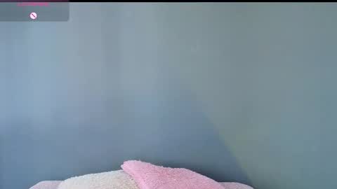 Snapshot of antonellarossii_ chatting on November 17, 2:23 pm Antonella online show from November 17, 2:23 pm