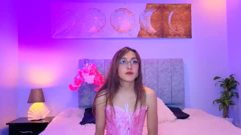 Snapshot of antonellastar24_ chatting on September 16, 7:59 pm Antonella online show from September 16, 7:59 pm