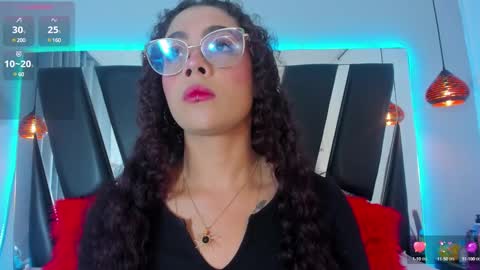 A N T O N E L L E  online show from January 25, 11:34 am