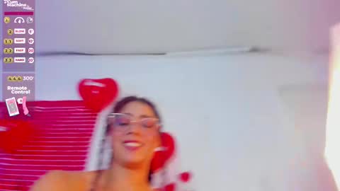 A N T O N E L L E  online show from February 15, 11:47 pm