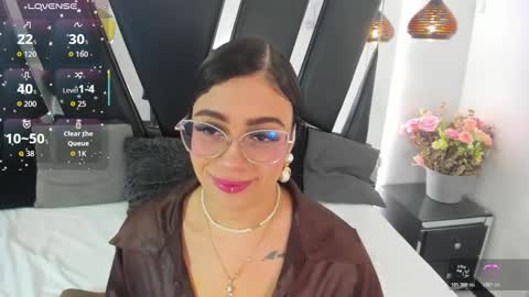 A N T O N E L L E  online show from November 28, 11:24 am