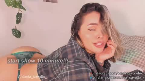 Snapshot of antonia_savatto_ chatting on February 15, 4:45 pm o ANTO online show from February 15, 4:45 pm