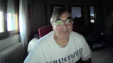 Snapshot of antonio2605 chatting on December 6, 7:54 am Antonio online show from December 6, 7:54 am