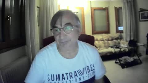 Snapshot of antonio2605 chatting on December 8, 2:39 am Antonio online show from December 8, 2:39 am