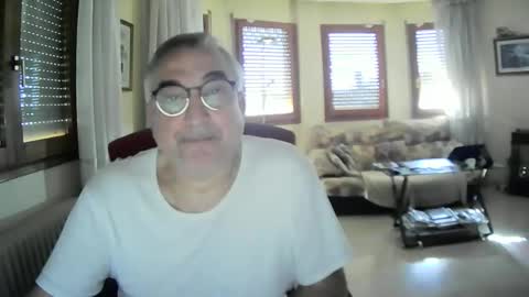 Snapshot of antonio2605 chatting on January 17, 11:59 am Antonio online show from January 17, 11:59 am