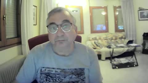 Snapshot of antonio2605 chatting on January 26, 1:20 am Antonio online show from January 26, 1:20 am