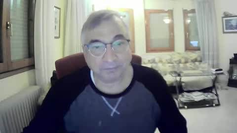 Snapshot of antonio2605 chatting on February 10, 2:52 am Antonio online show from February 10, 2:52 am