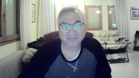 Snapshot of antonio2605 chatting on February 12, 1:30 am Antonio online show from February 12, 1:30 am