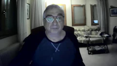 Snapshot of antonio2605 chatting on February 23, 2:18 am Antonio online show from February 23, 2:18 am