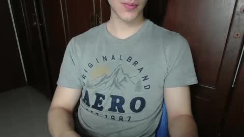 Snapshot of antonio_ricci chatting on October 13, 12:43 am antonio_ricci online show from October 13, 12:43 am