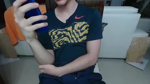 Snapshot of antonio_ricci chatting on October 21, 1:17 am antonio_ricci online show from October 21, 1:17 am