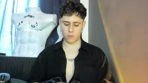 antonnello_ online show from September 18, 8:55 pm