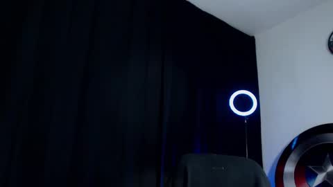 Instagram miguelangel1802  online show from January 17, 3:55 am