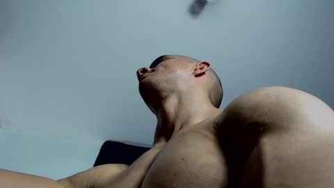 Instagram miguelangel1802  online show from February 3, 5:18 am