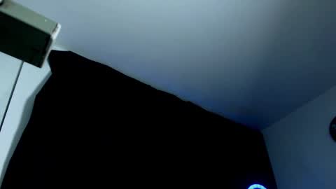 Instagram miguelangel1802  online show from March 10, 12:18 am