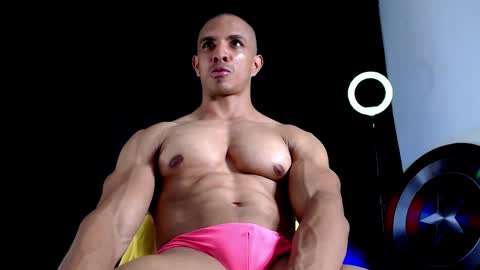 Instagram miguelangel1802  online show from November 7, 5:51 am