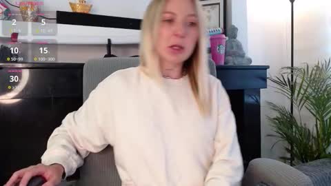 Antonia online show from November 12, 8:30 pm