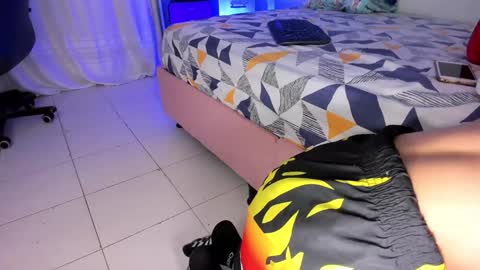 Any online show from December 8, 8:04 pm