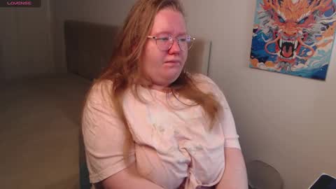 Anya Muna online show from December 7, 6:04 pm