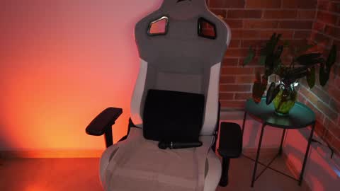 anya online show from January 2, 7:40 pm