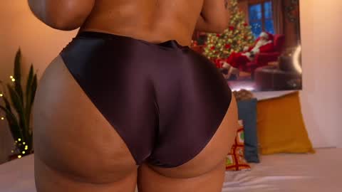 Dulce Maria online show from December 21, 5:14 am