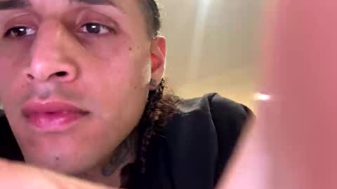 Snapshot of aomc1000 chatting on October 28, 3:21 am aomc1000 online show from October 28, 3:21 am