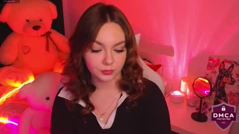 Aphelia online show from November 2, 3:03 pm