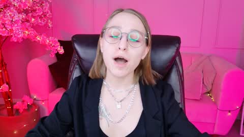 APHEX QUEEN online show from December 13, 4:27 pm