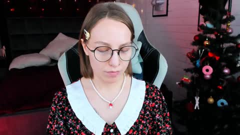 APHEX QUEEN online show from December 20, 2:16 pm