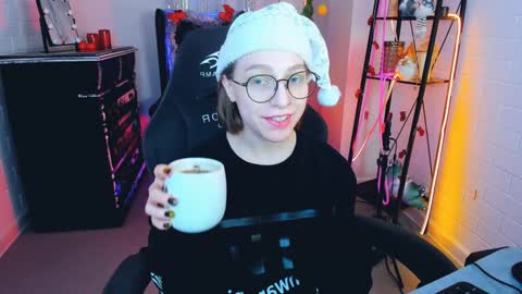 APHEX QUEEN online show from December 25, 3:06 pm